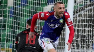 Insights into Late Game Momentum