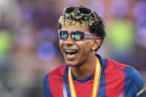 Captivating Photos That Sparked Debate and Emotion This Weekend