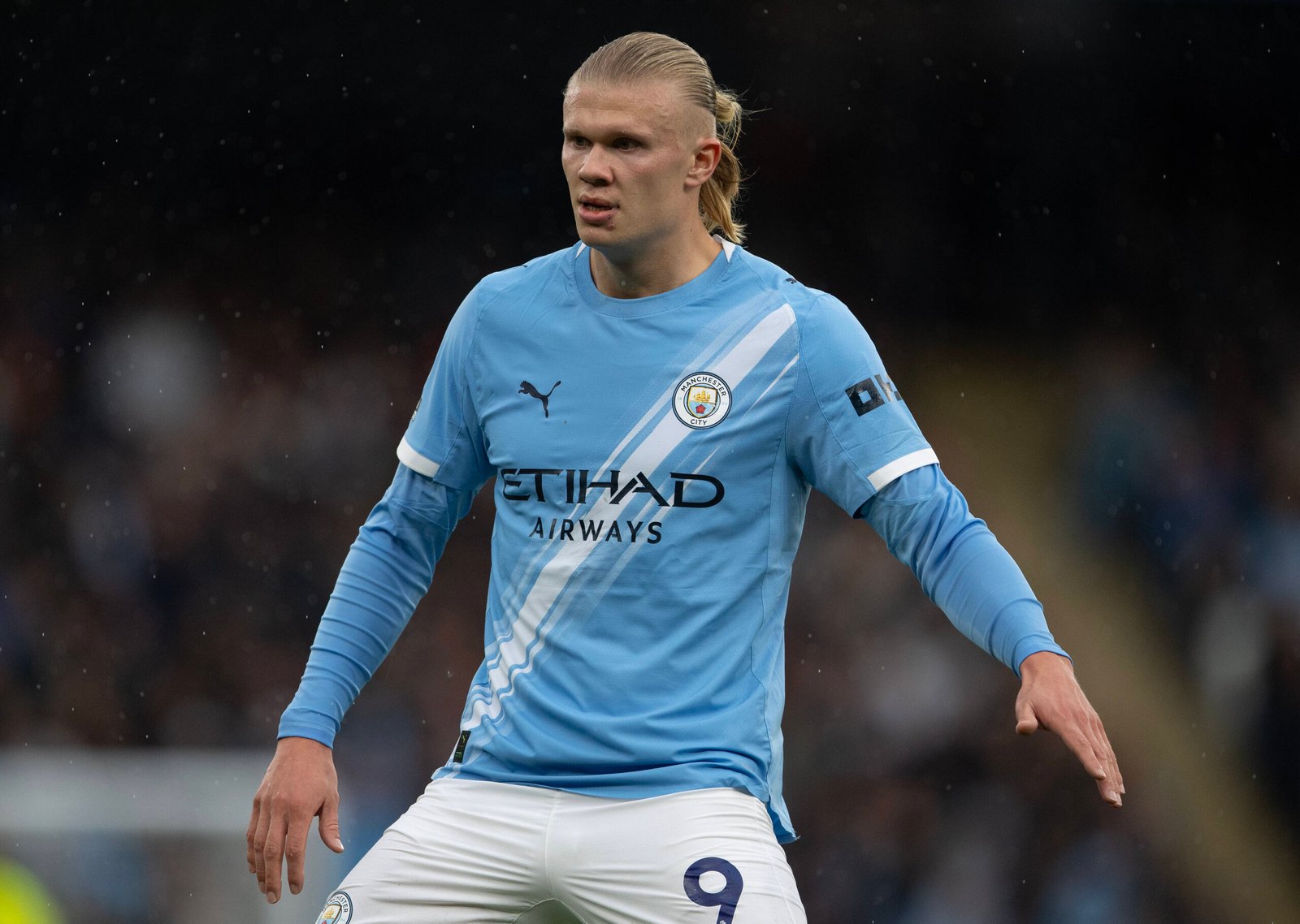 “I feel sorry for the players” – Former Liverpool midfielder defends Manchester City stars