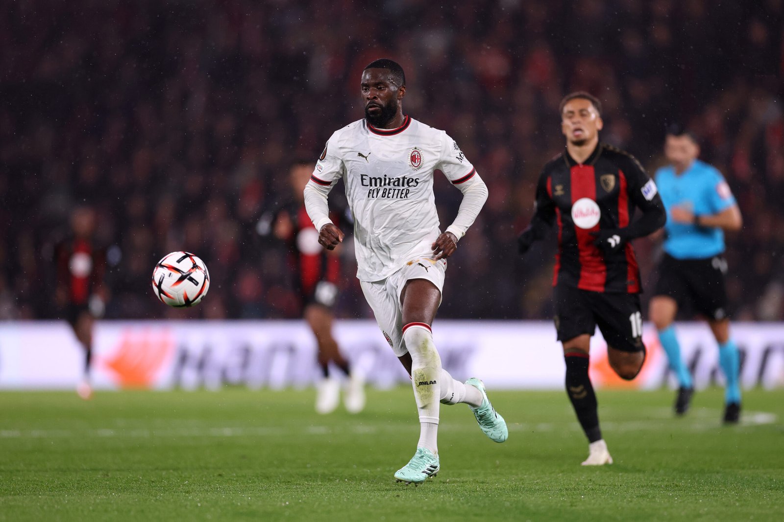Sunderland Are Facing Stiff Competition For This AC Milan Defender: Is He Worth The Fight?